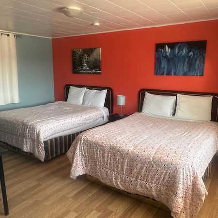 Colonial Motel Chatham-Kent Екстер'єр фото