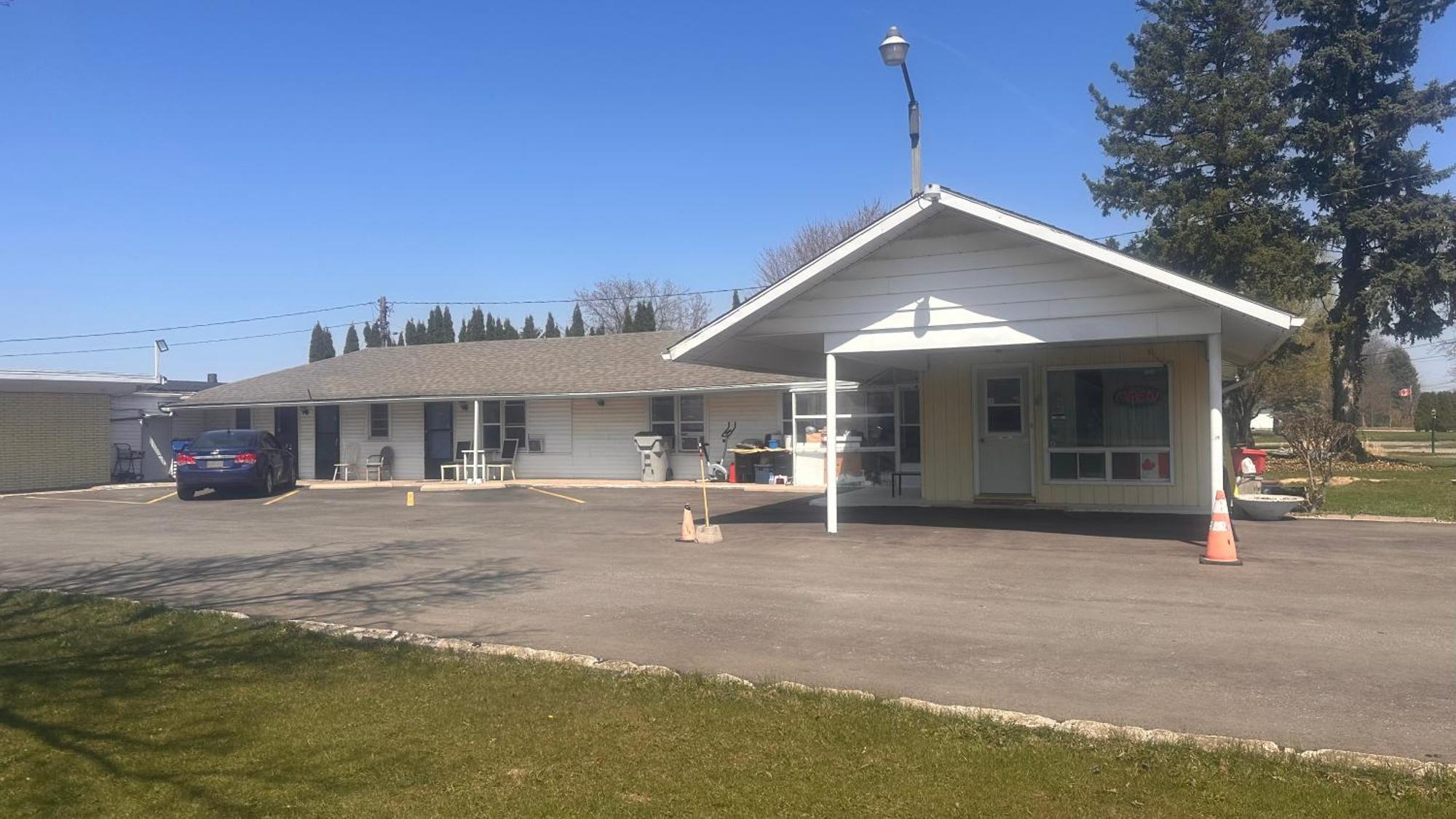 Colonial Motel Chatham-Kent Екстер'єр фото