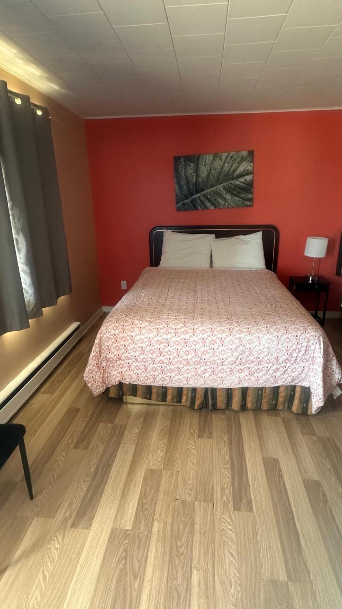 Colonial Motel Chatham-Kent Екстер'єр фото