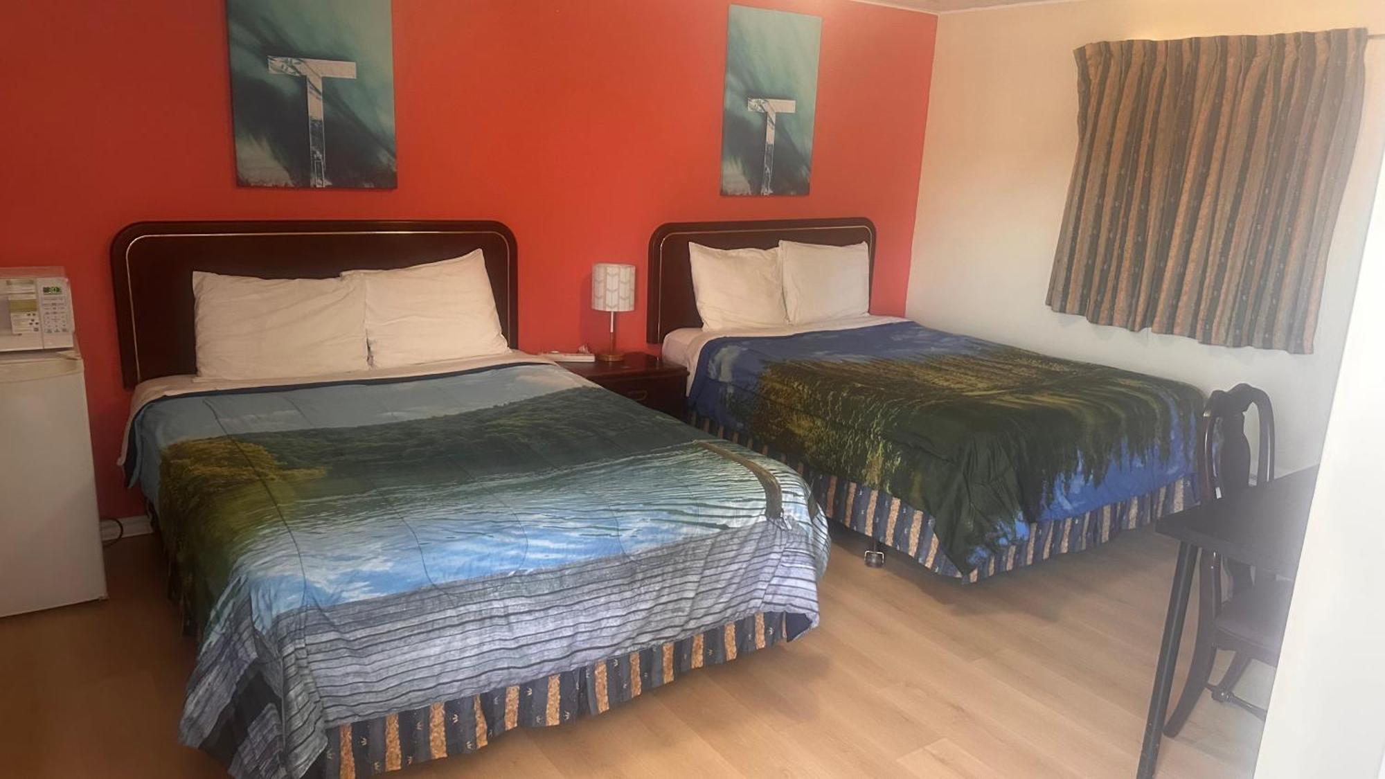 Colonial Motel Chatham-Kent Екстер'єр фото