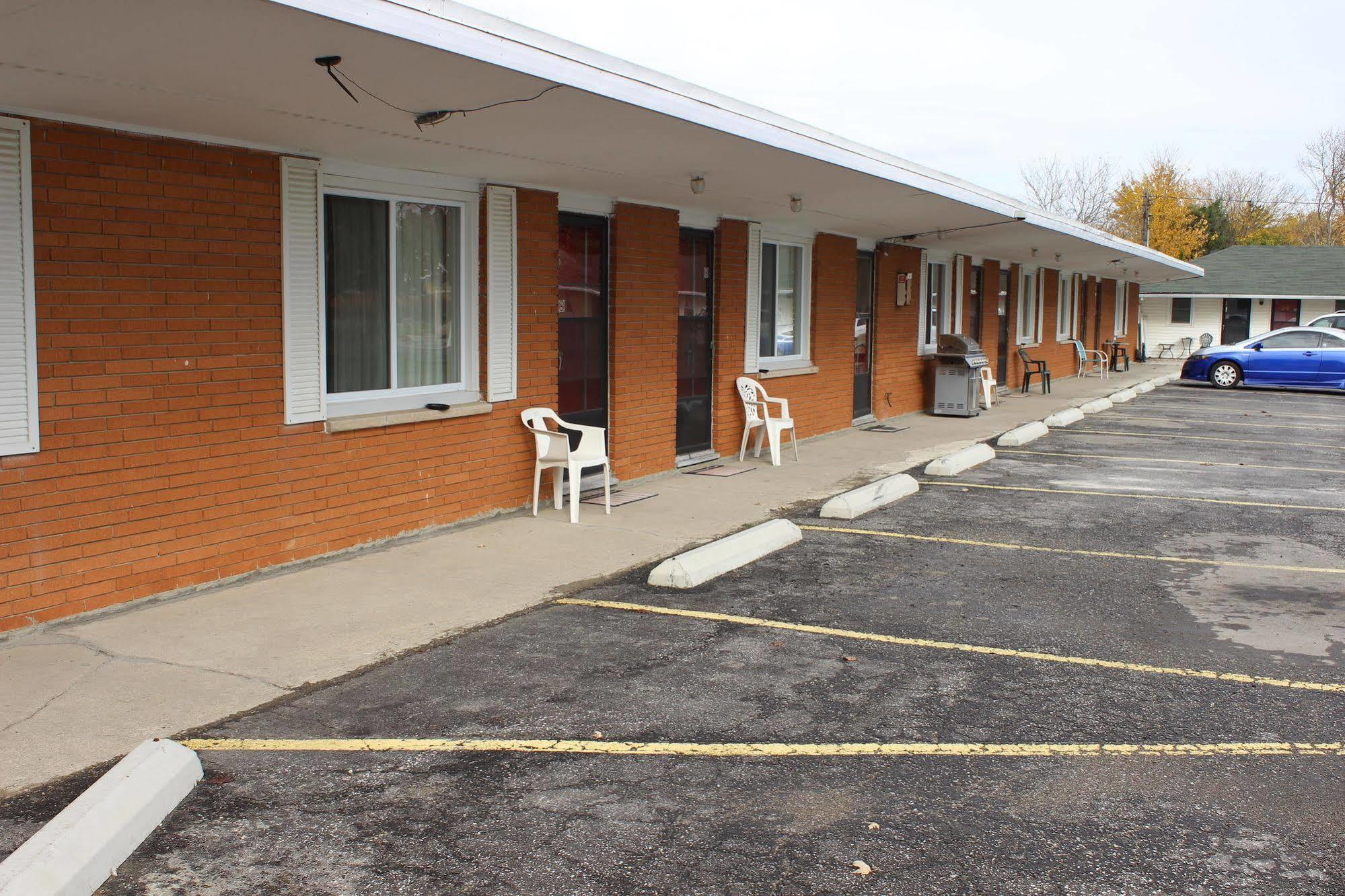Colonial Motel Chatham-Kent Екстер'єр фото